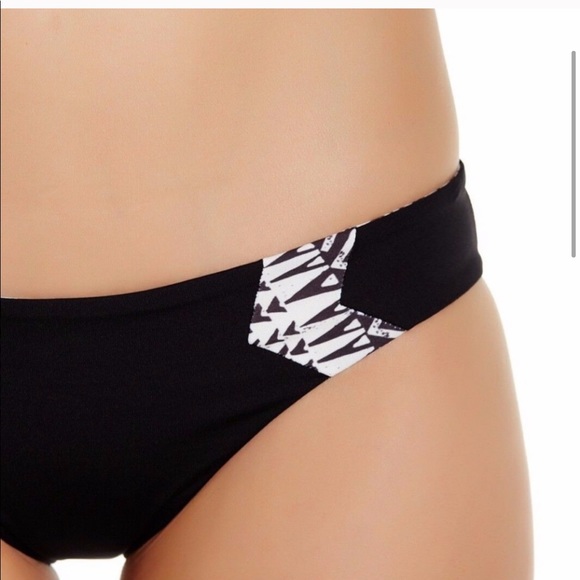 L*Space  Barracuda Reversible Bikini Bottom - Picture 7 of 11